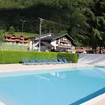 Les Moineaux Hotel 2*