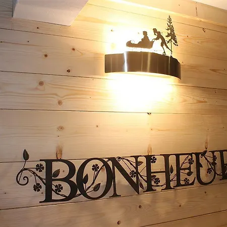 Les Moineaux Hotel