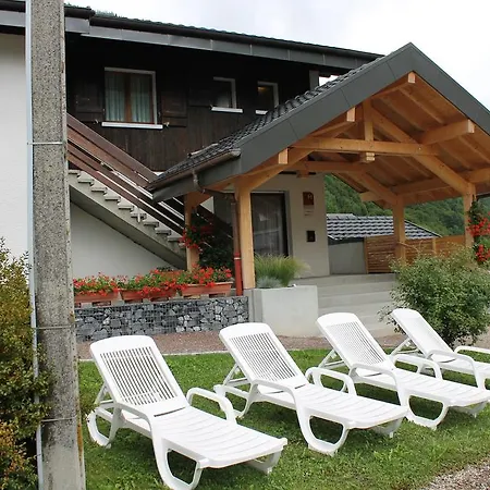 Les Moineaux 2* Bellevaux