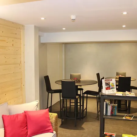 Les Moineaux Hotel 2*