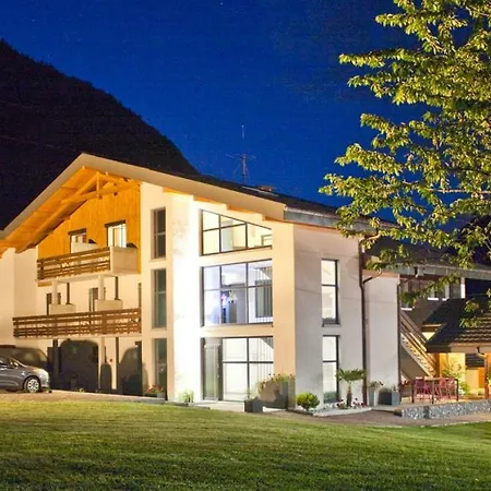 Les Moineaux Hotel