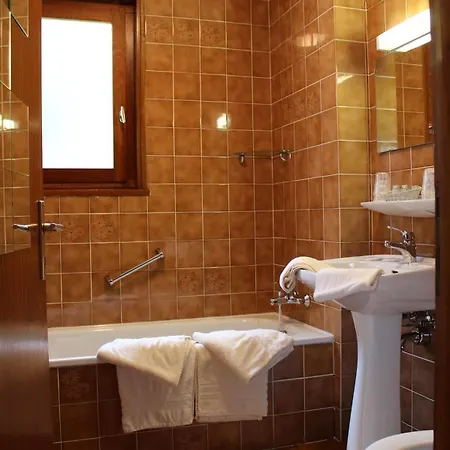 Les Moineaux Hotel Bellevaux